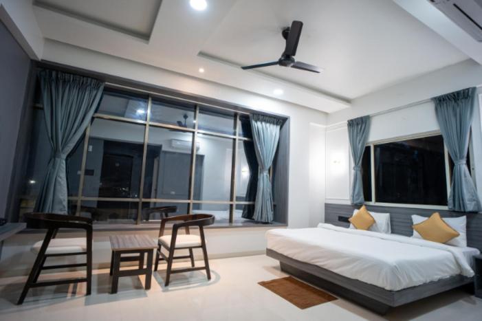 Hotel Oberon Sholapur Exterior foto