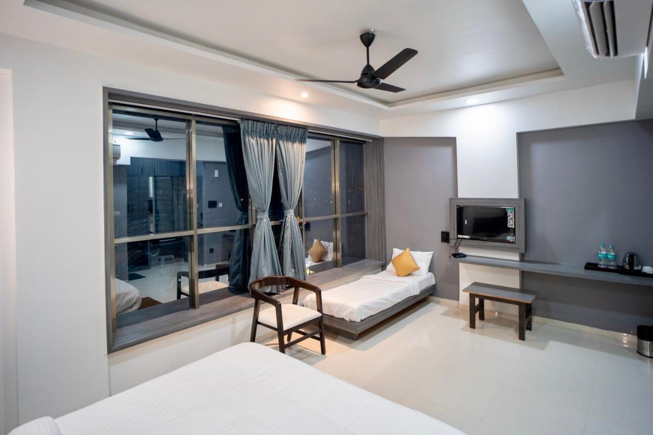 Hotel Oberon Sholapur Exterior foto
