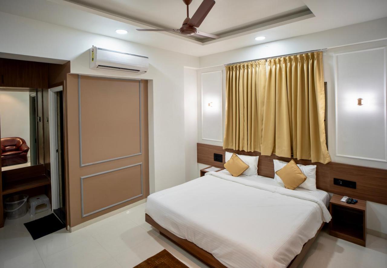 Hotel Oberon Sholapur Exterior foto