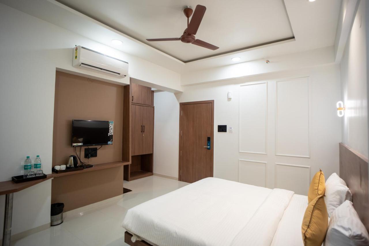 Hotel Oberon Sholapur Exterior foto